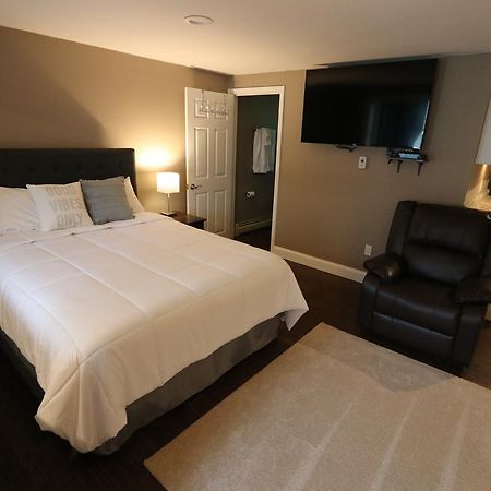 Brimley Motel Suites Extérieur photo