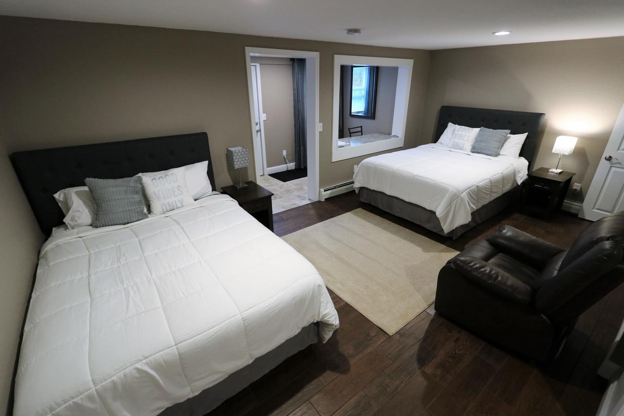 Brimley Motel Suites Extérieur photo