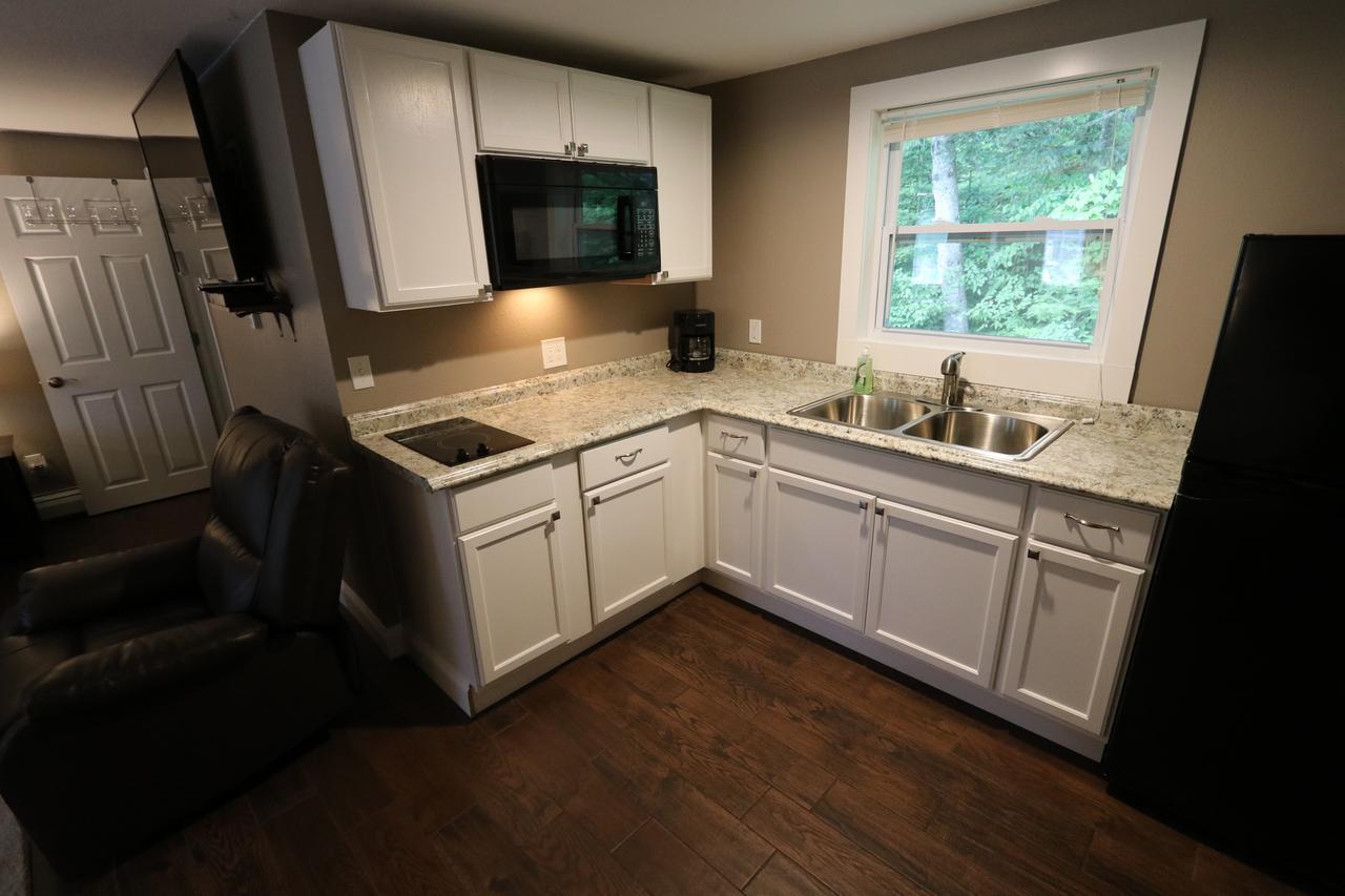 Brimley Motel Suites Extérieur photo